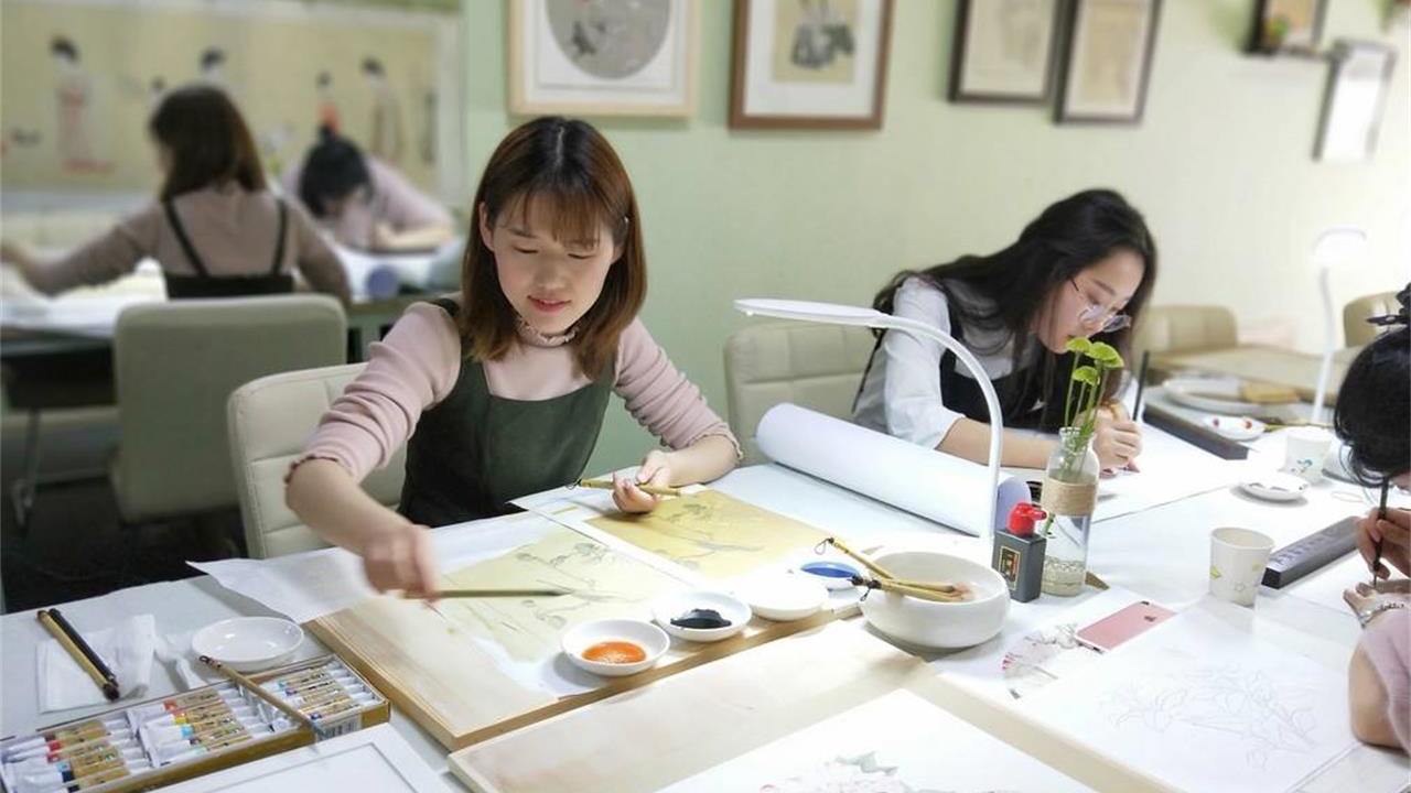 2020年适合初中女孩毕业学的艺术专业,石家庄有好的艺术学校推荐