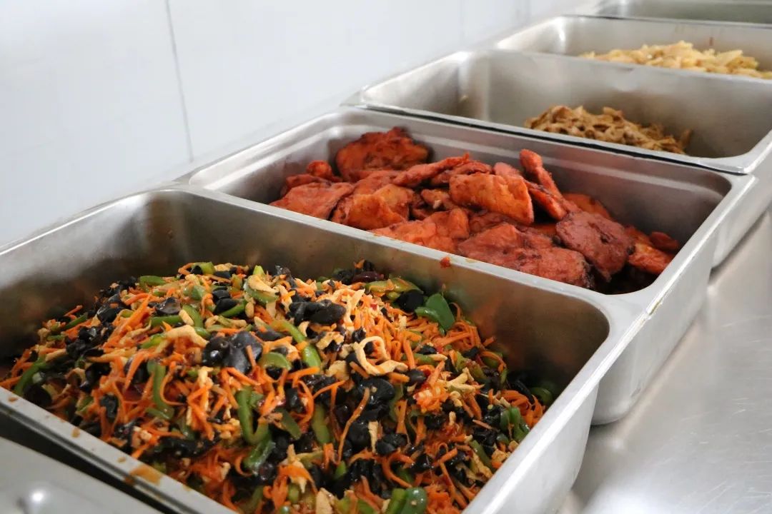 华唐艺术高中食堂伙食